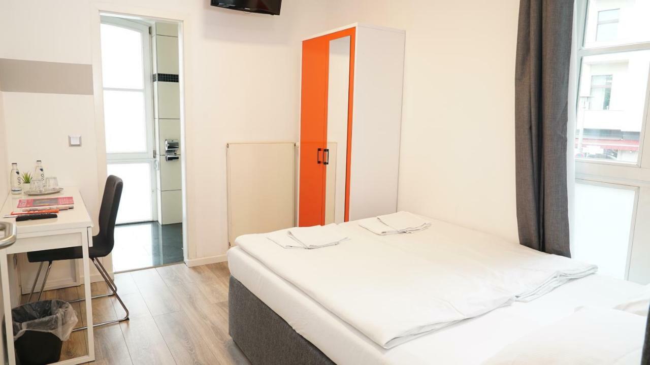 Check In Hotel Berlino Esterno foto